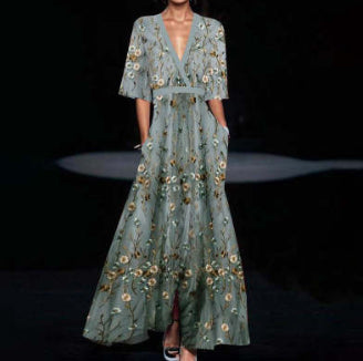 Robe Col V Manches Courtes